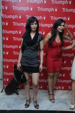 Anupama Verma, Nisha Jamwal at Triumph Inspiration Award 2012 in Mumbai on 2nd May 2012 (24).JPG